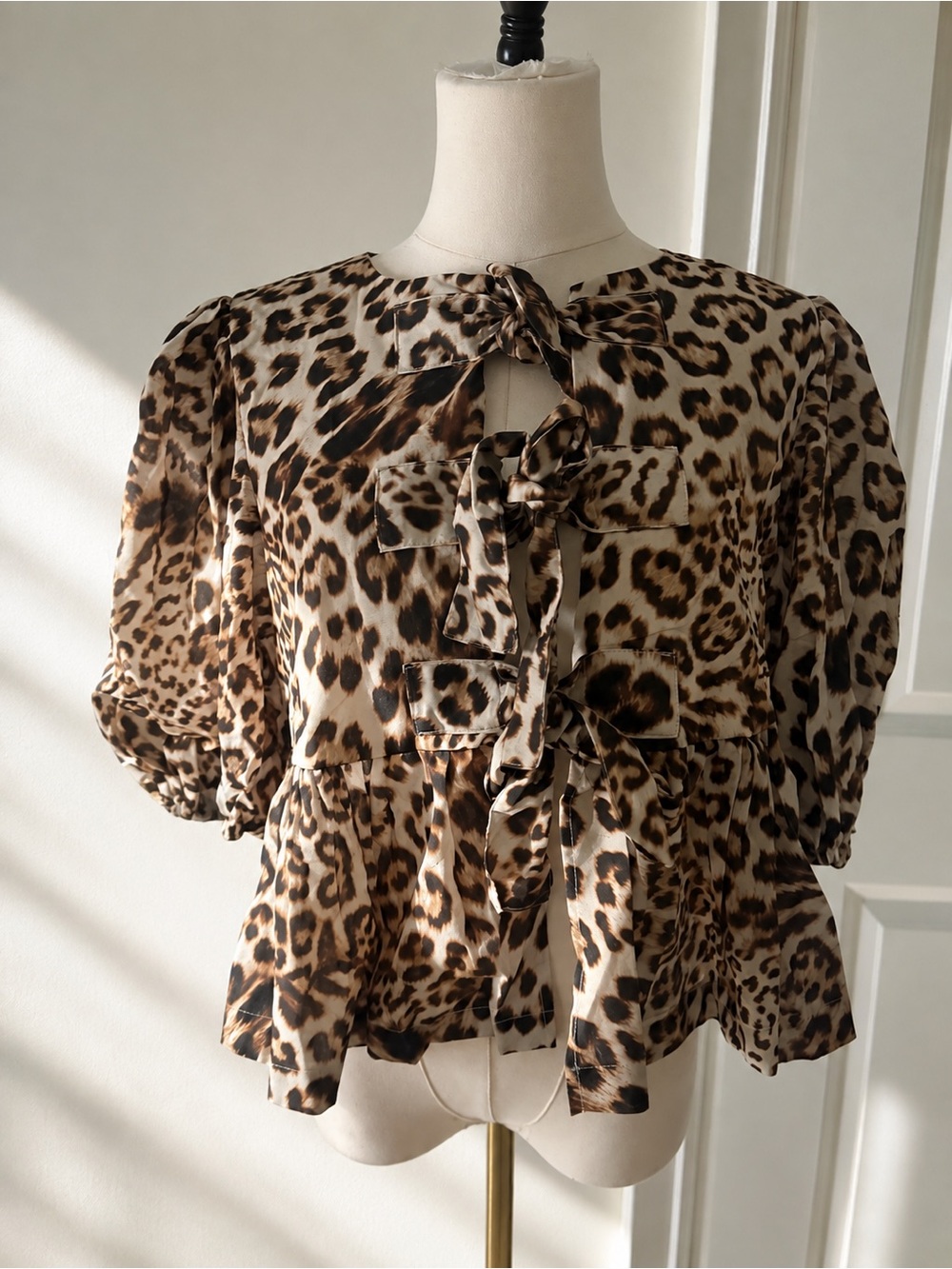 Peppermayo Western Wind Leopard Tie Top – Size US 4 / AU 8 – NWT Puff sleeves